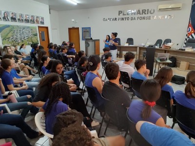 Professor ministra palestra sobre valorização da vida