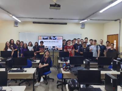 Oficina aborda currículo e LinkedIn