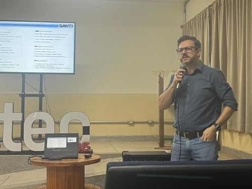 Especialista ministra palestra sobre logística