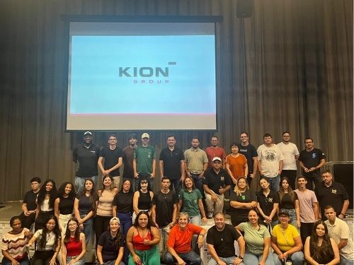 Estudantes visitam Natura e Kion Group