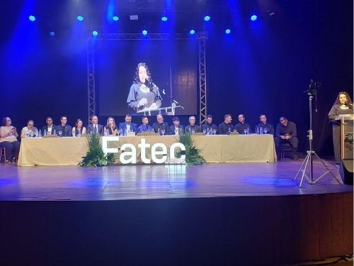 Fatec realiza emocionante cerimônia de Colação de Grau