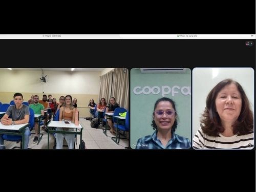Gerente de cooperativa exportadora de café orgânico ministra palestra no curso de Agronegócio